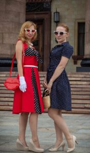 秋の抜け毛が気になる女性50代に必要なケアは？