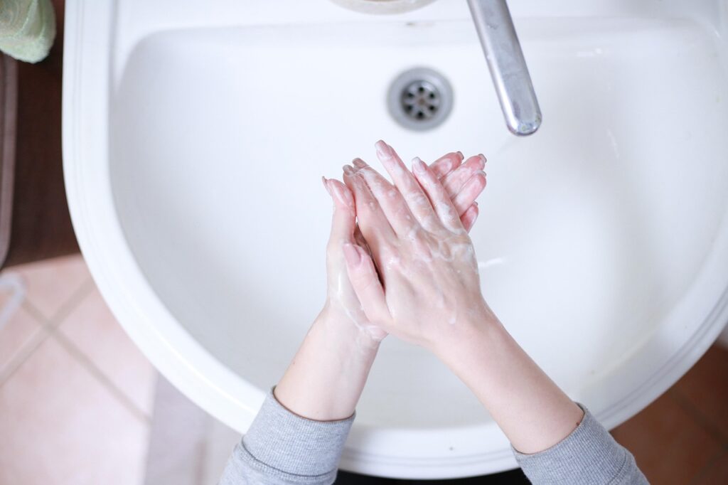 女性用育毛剤の高いものと安いもの、どちらを選ぶべき？